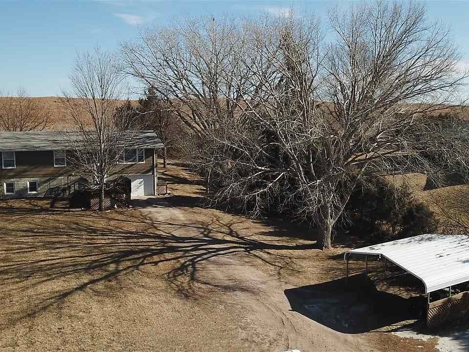 1st image of 135 Hillcrest Dr