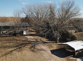 135 Hillcrest Dr, North Platte, NE 69101