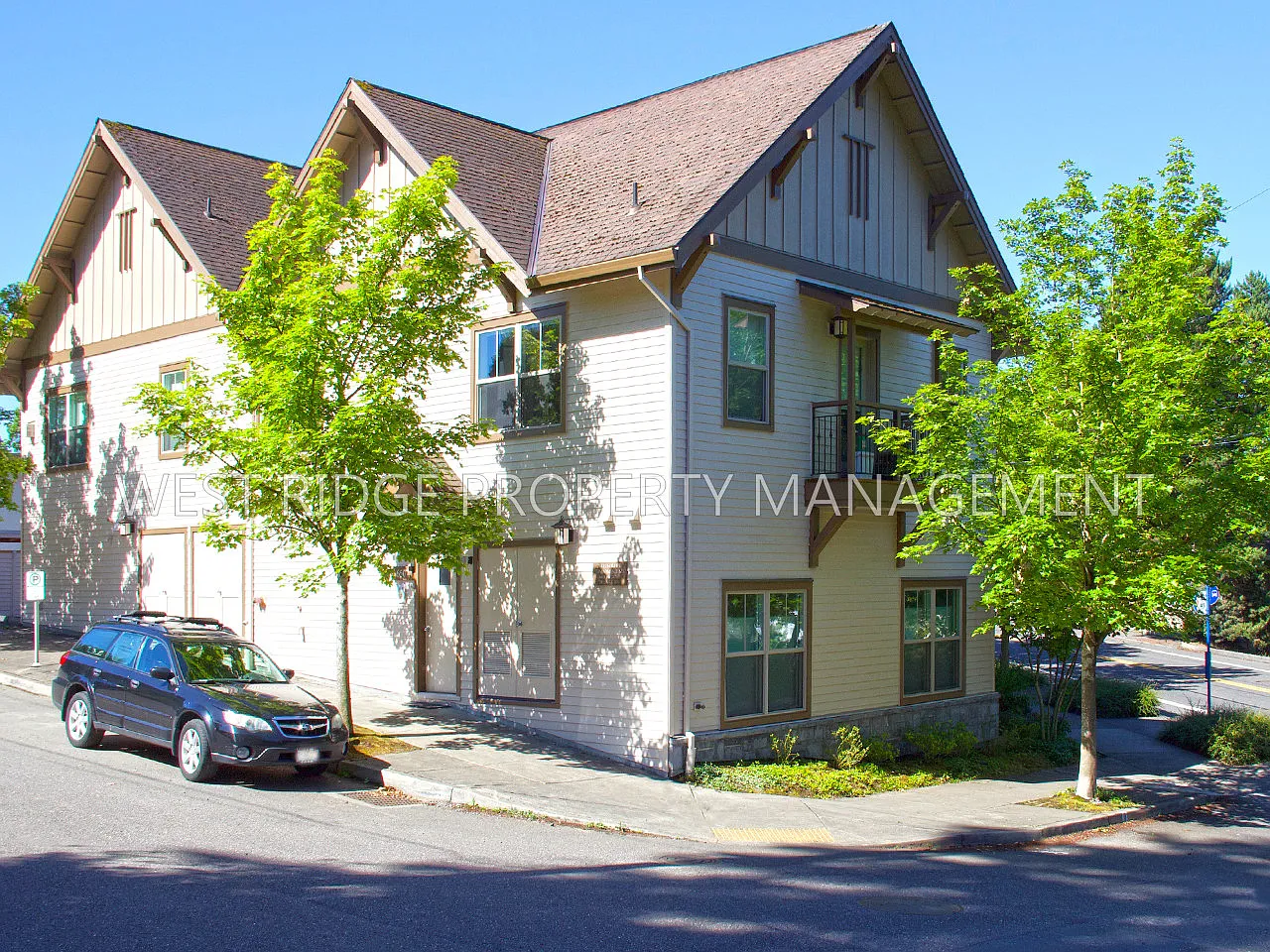 2 bed, 1.5 bath, 1044 sqft, $1,725 — Photo 2