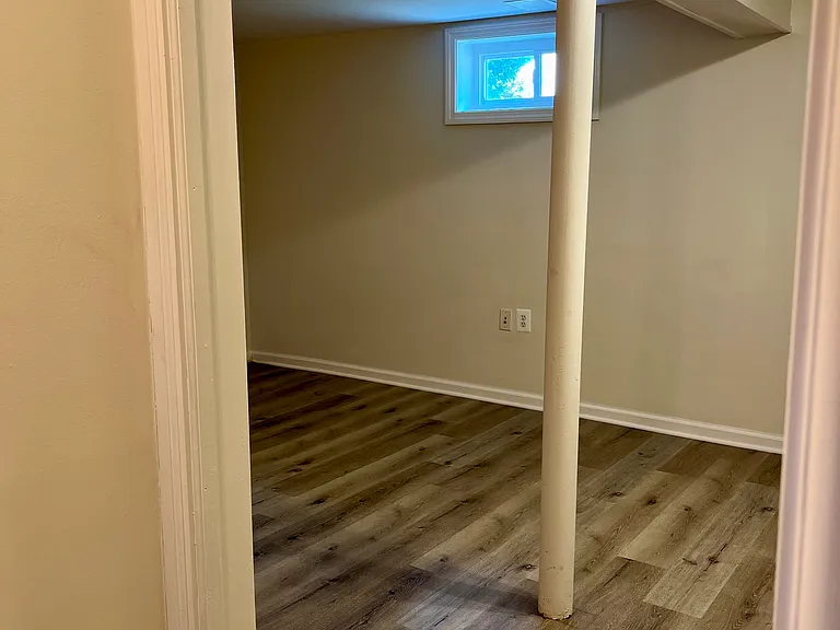 48 Spring Ln — Photo 32
