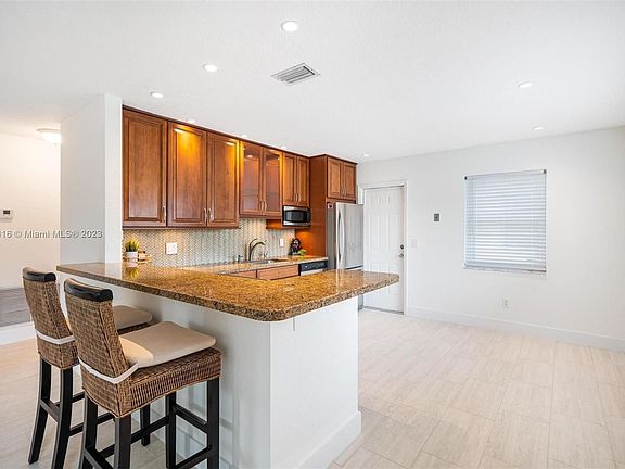 5th image of 107 SE 5th St #S