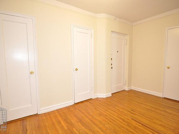 4th image of 4115 45th St APT 1G