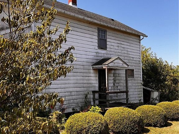 2nd image of 107 N Seslar St
