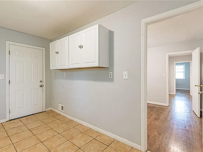 350 Brooks Ave SW — Photo 14