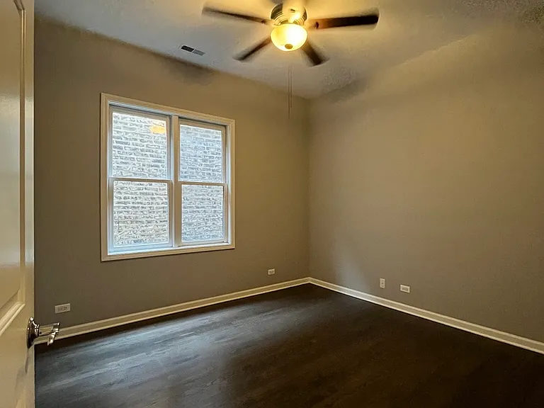 540 W Oakdale Ave #2W — Photo 17