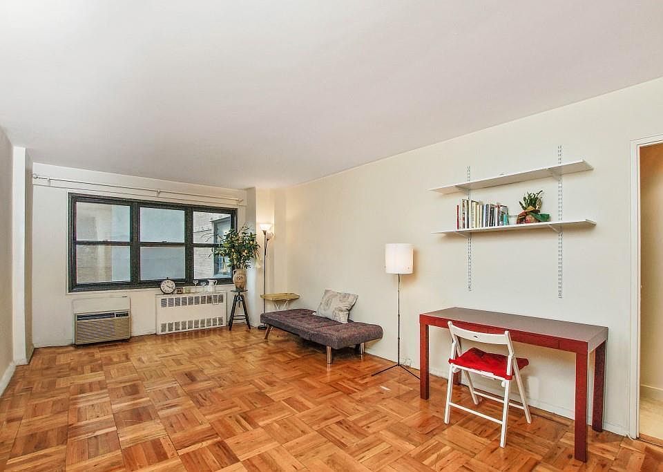 1st image of 240 E 76th St APT 4W