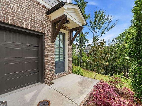 3rd image of 228 Retreat Ln