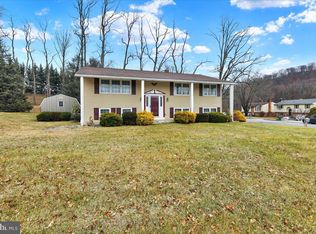 62 Wesleyan Dr, Reading, PA 19607
