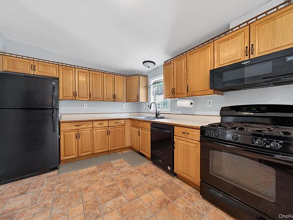 4th image of 187 North Road