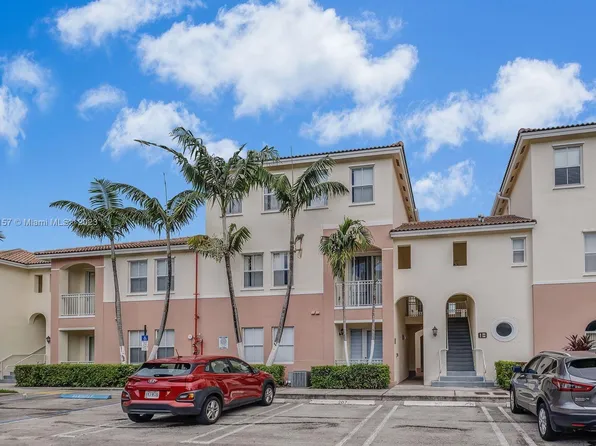 10022 NW 7th St Unit 207, Miami, FL 33172