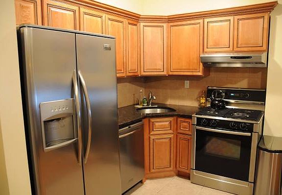 4th image of 92 Waverly Ave APT 3