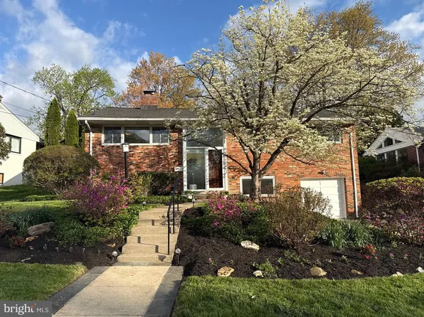 6017 Cheshire Dr, Bethesda, MD 20814