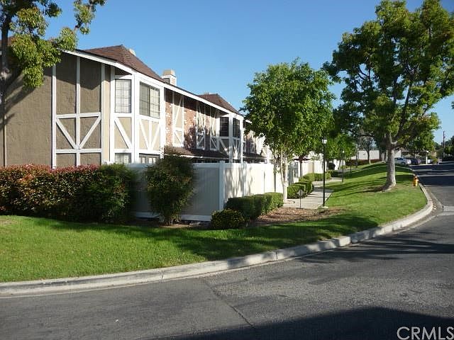 1st image of 143 Greenbriar Ln
