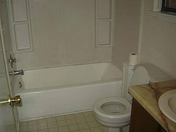 4th image of 717 Regina Ct