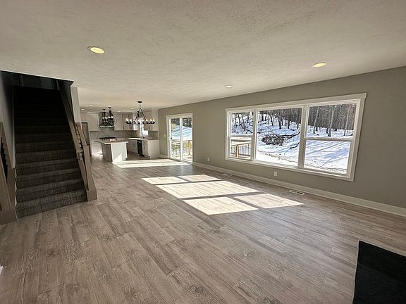 4th image of 1726 Solitude Dr NE