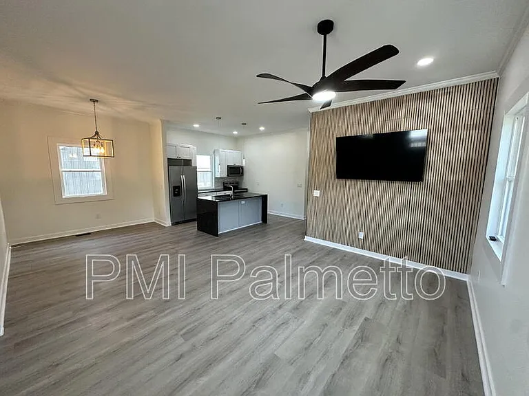 1121 Zeigler St #A — Photo 30