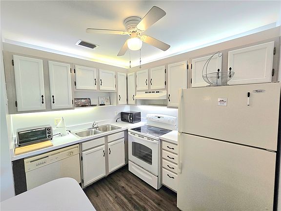 5th image of 109 Springlake Ct #204