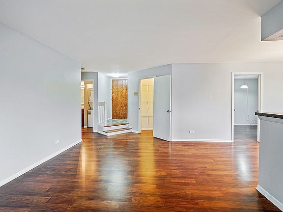 4th image of 1501 Raymond Dr APT 104