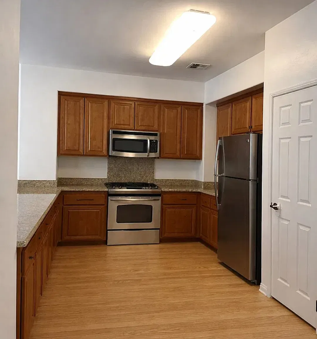 3 bed, 2.5 bath, 1859 sqft, $2,150 — Photo 3