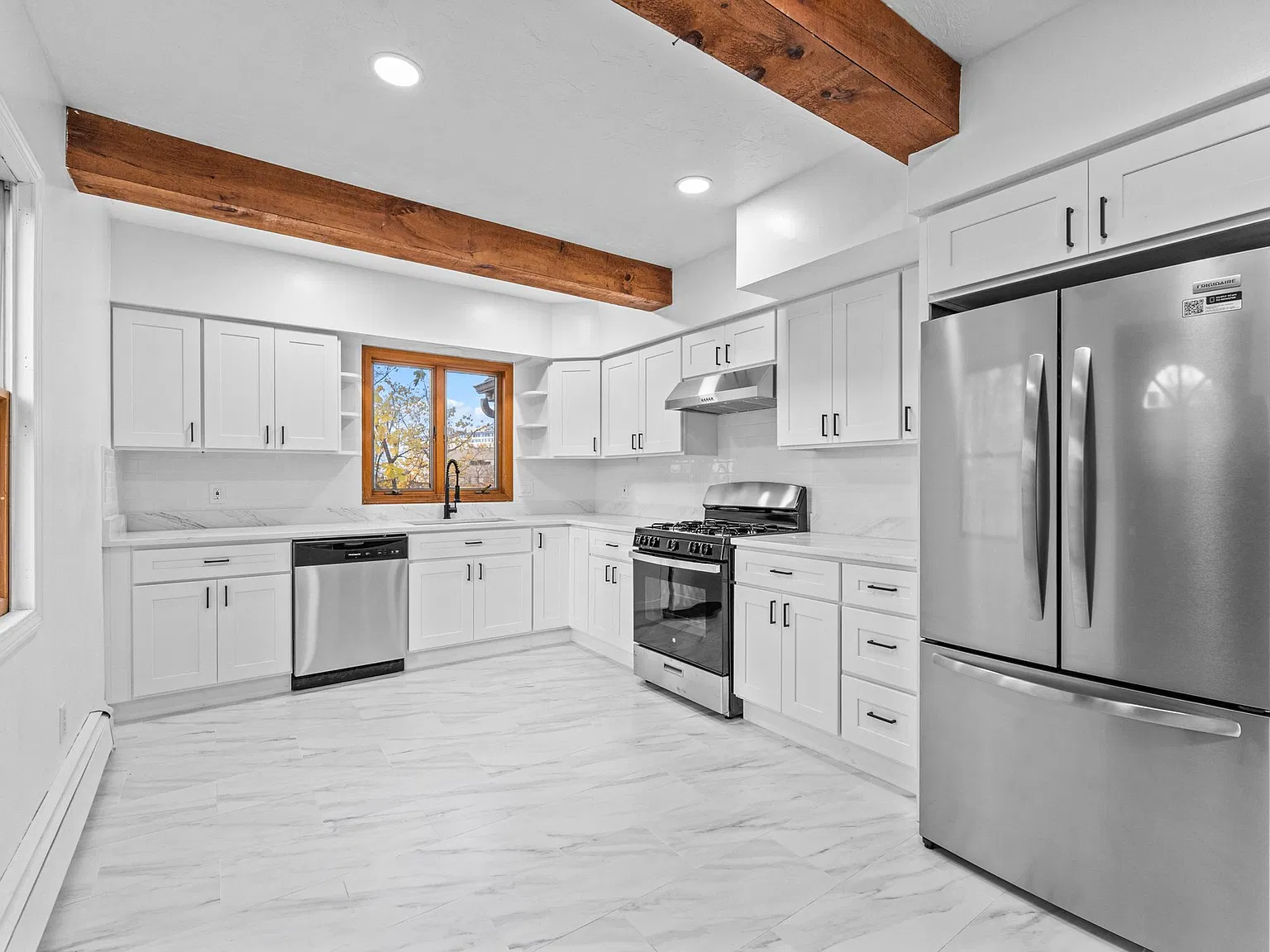 1 bed, 1000 sqft, $2,100 — Photo 4