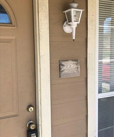 1000 N Brents Ave — Photo 3