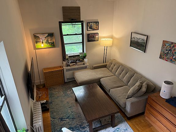 4th image of 17 W 76th St APT 3D