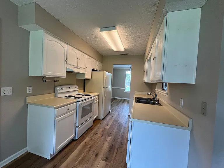 102 Hope Ln — Photo 8