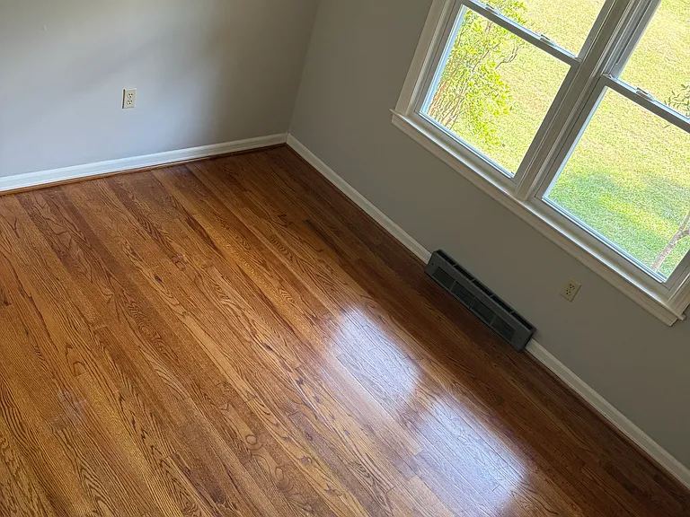 107 Knapp St — Photo 4