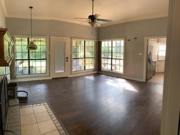 310 Elaine Dr, Woodville, TX 75979
