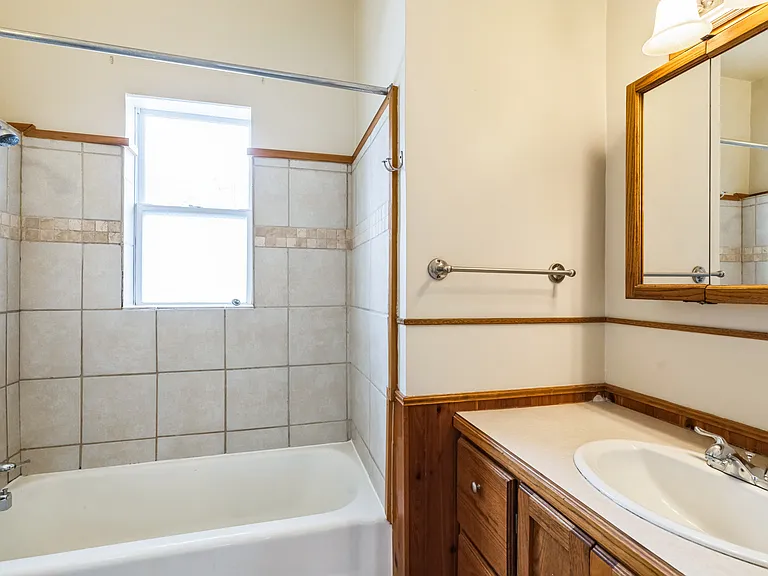 3346 Vincent Ave N — Photo 19