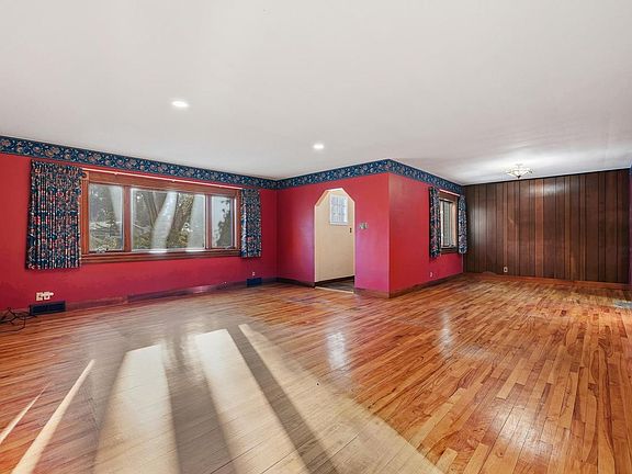 5th image of 908 GREEN AVENUE