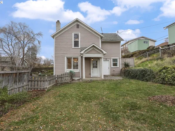 208 W 7th St, The Dalles, OR 97058