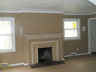 3rd image of 15145 Artesian St
