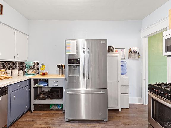 5th image of 223 Cherry St