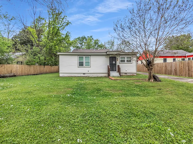382 Josephine St — Photo 25
