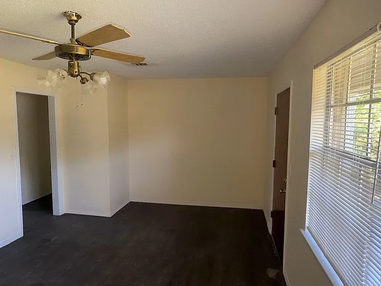2245 Mobile Rd — Photo 3
