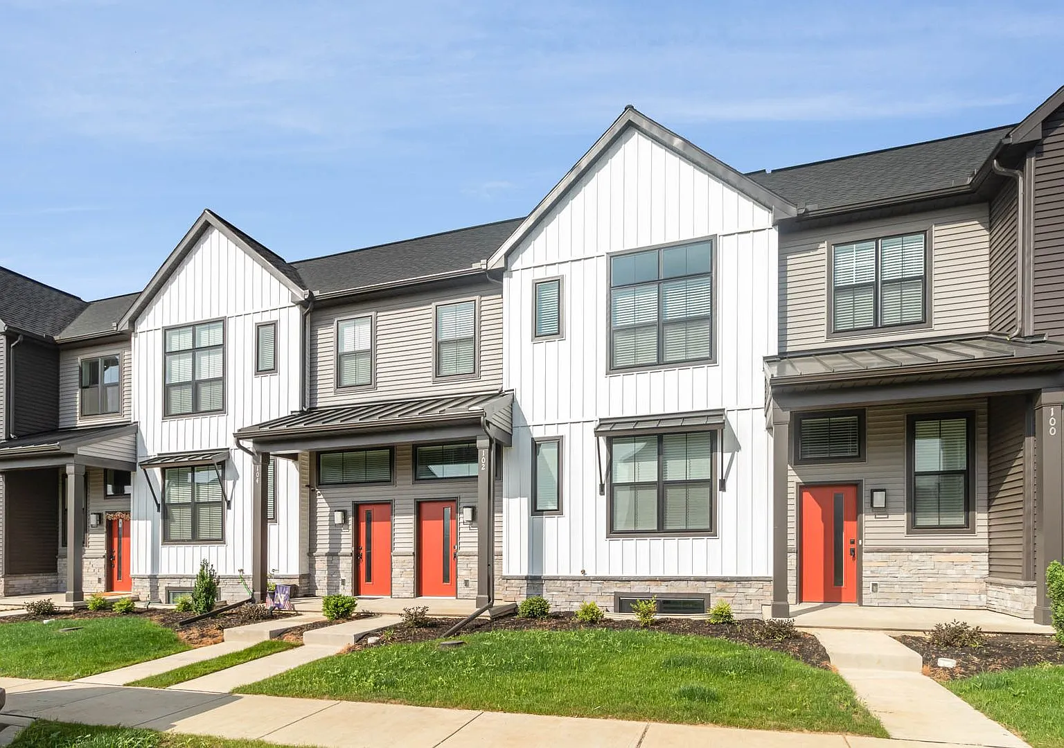 *Coming Soon* Mechanicsburg School District Town Home For Rent, 3 Bedrooms 2 Full Bathrooms And A... — Photo 2