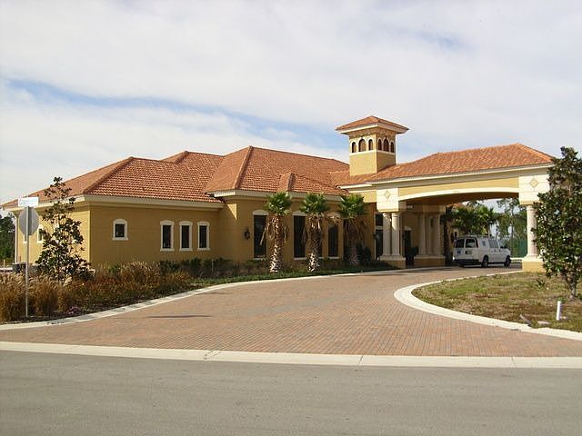 2nd image of 451 Bay Leaf Dr
