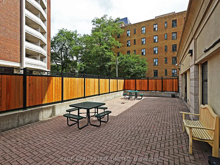 1 Deer Park Cres #803 — Photo 37