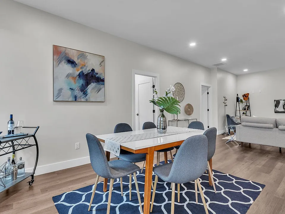 185 Ashford Ave #9