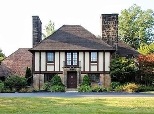 19700 S Woodland Rd, Shaker Heights, OH 44122