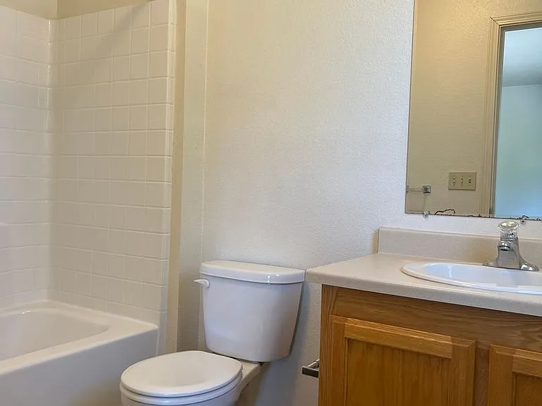1301 Hallen Dr — Photo 21