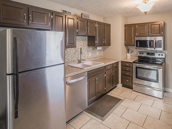 2nd image of 711 W 37th St