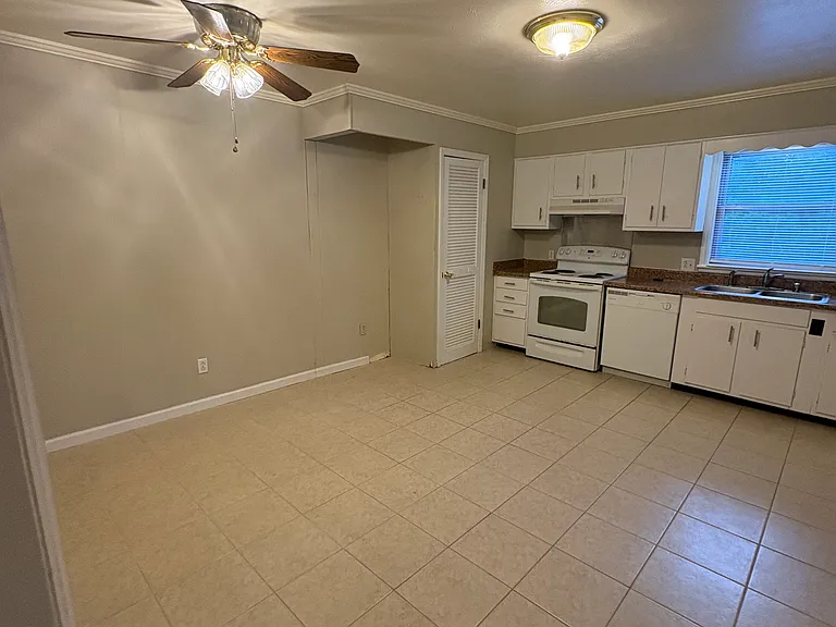 223 Ridge Ln #A — Photo 3