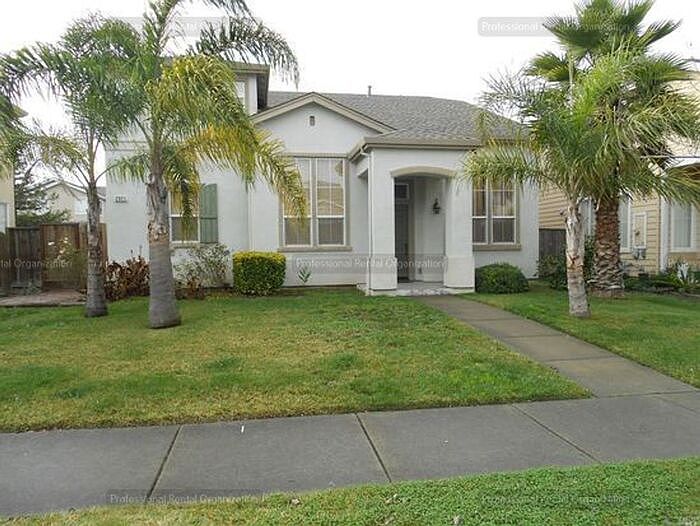 1st image of 2921 W Creek Ln