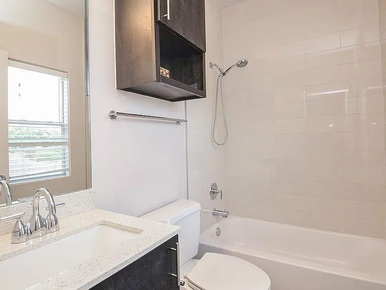 4708 Crawford St — Photo 17