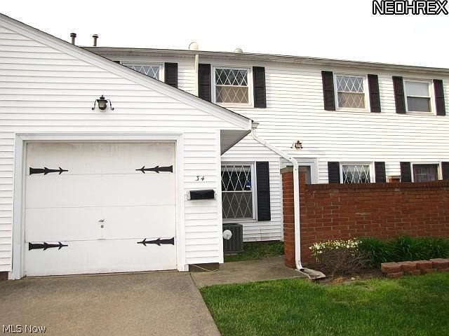 1st image of 34 Dorchester Ln