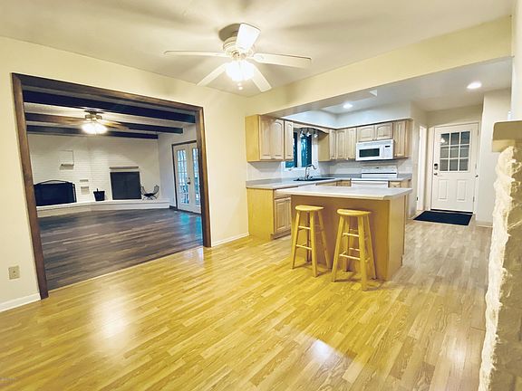 4th image of 1070 Carley Ln
