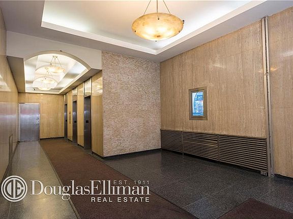 4th image of 247 W 38th St Rm 1602