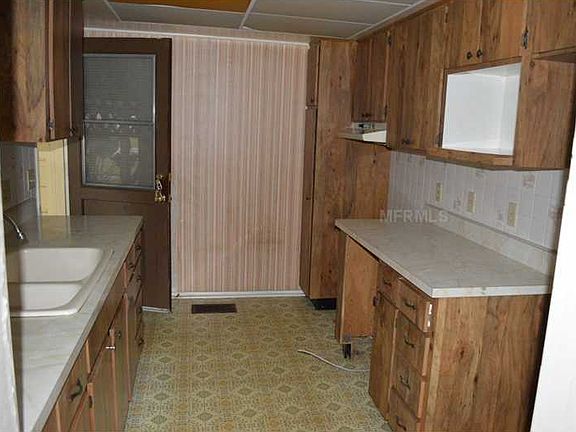 4th image of 2708 W Juneau St